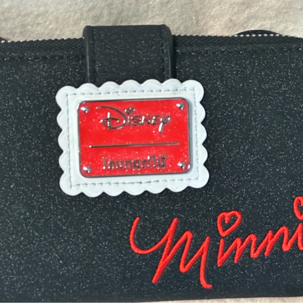 New Loungefly Minnie, mouse wallet - Picture 2 of 7